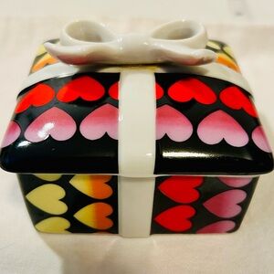 Vintage Valentine’s Day Heart trinket box